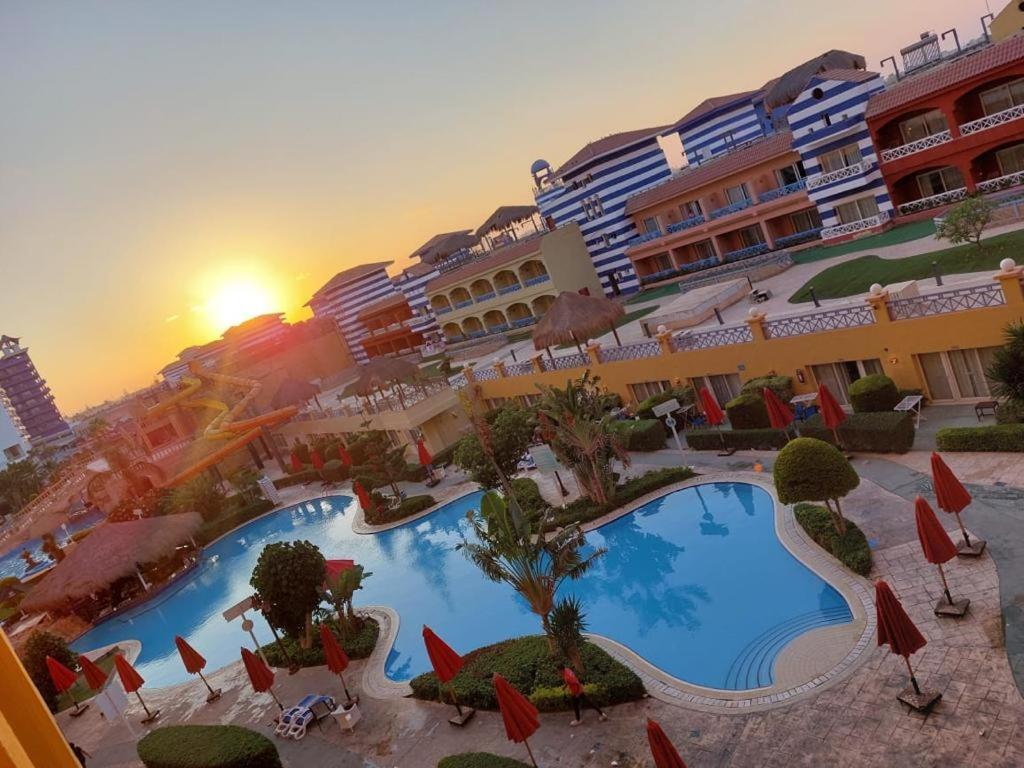 Porto Marina Resort Chalets Families Only Ель-Аламейн Екстер'єр фото
